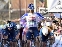 Van Aertu dirko pokvarila predrta guma, Govekar spet med najboljšimi