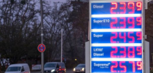 Spritpreise: Diesel und Benzin über zwei Euro – Diskussion um Entlastungen
