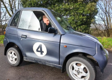 YouTuber iz odpadnih vape celic zgradi baterijo za električni avto