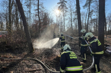 Feuerwehr im Einsatz: Waldbrand nach Bundesheer-Übung in Klagenfurt