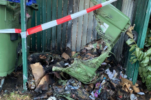 62-jähriger Grazer setzte aus Langeweile Müllcontainer in Brand