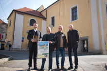 „Prost“: Nach Bier-Verkauf wird Kirchendach endlich dicht