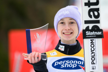 Skispringen: Nika Prevc eroberte dritten Gesamtweltcup in Serie