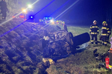 Auto überschlug sich: 23-jährige Lenkerin landete im Straßengraben