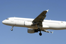 Z Bližnjega vzhoda do zdaj evakuirali 732 ljudi. V naslednjih dneh še nekaj poletov, tudi iz Riada.