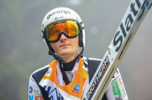 Domen Prevc za 100 gramov prelahek. Robert Hrgota: Težko to sprejmem.