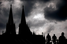 Zaradi naraščajočih stroškov delovanja in vzdrževanja nič več prost vstop v kölnsko katedralo