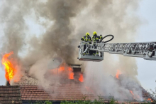Schuss löste sich und entzündete Schießpulver: Hauswand weggesprengt