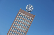Gewinn bei Volkswagen um knapp die Hälfte eingebrochen