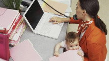 Smart working e figli. Una ricerca dimostra come lavorare da remoto contrasta il calo delle nascite