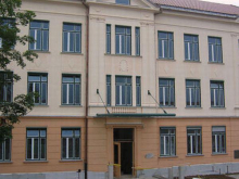 Ravnatelj, ki je zaposlil svojo ženo: Ravnal sem zakonito ter v dobro dijakov in šole