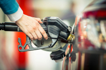 Slowenien greift Spritpreise kaum an, Kroatien setzt auf den Deckel