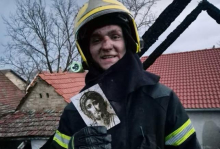 SVE IZGORELO, IKONA OSTALA NETAKNUTA! Vatrogasci ostali u neverici na zgarištu u Bečeju (FOTO)