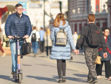 Važna pravila za električne trotinete koja malo ko zna: Gde smeju da voze deca, gde odrasli i ko uopšte ne sme da ih vozi