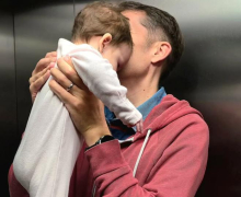 POSLANIK SKUPŠTINE SRBIJE U PARKU SA BEBOM! Na jutarnje trčanje s najmlađim članom porodice! (FOTO)