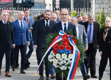 VLADA SRBIJE: Premijer Macut i članovi vlade položili venac na mestu atentata na Zorana Đinđića