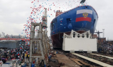 Moskva tiho razvija projekt na Arktiku: Naručen brod za debeli led