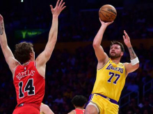 Fantastičen šov Luke Dončića proti Chicagu #video