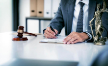 Država plaća advokata, a građani to ne znaju: Ko sve ima pravo na besplatnu pravnu pomoć u Srbiji