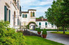 Was sich hinter verschlossenen Türen italienischer Schlösser abspielt