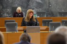 Poslanci potrdili končno poročilo komisije DZ-ja o obvodnem financiranju SDS-a in NSi-ja