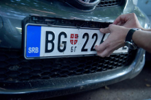 Vozači u Srbiji ovo često zaboravljaju: Policija oduzima tablice, kazna do 20.000 dinara!