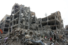 Izrael napada Iran in Libanon. V Iraku strmoglavilo ameriško letalo, umrlo vseh šest članov posadke.