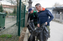 Očistimo Slovenijo: v več krajih potekajo čistilne akcije