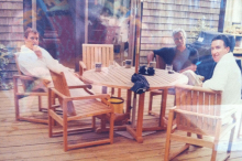 Neues Bild im Bademantel aufgetaucht: Foto zeigt Ex-Prinz Andrew und Politiker Mandelson zusammen mit Epstein