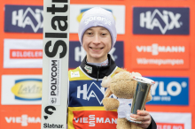 Nika Prevc v finalu Osla s 127 metri s 5. mesta vse do zmage