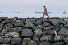 Trump države, ki dobivajo nafto prek Hormuške ožine, poziva, naj pomagajo poskrbeti za njeno varnost