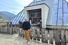 Das steckt hinter der Pyramide in Traboch, die alle Blicke anzieht