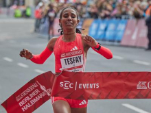 Etiopijka Fotjen Tesfaj dosegla drugi najhitrejši maratonski čas v zgodovini