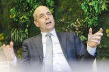 Holger Bonin: „E-Autofahrer lässt die Krise relativ ruhig dastehen“