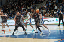 Basketball: Kapfenberg siegte beim Meister und sorgt für eine Vorentscheidung 