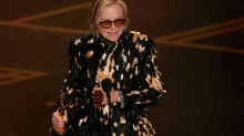 Amy Madigan gewinnt Oscar als beste Nebendarstellerin