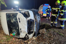 Junger Fahrer eines Kleintransporters bei Verkehrsunfall verletzt