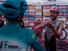 Fant, ki je Pogačarja prosil za očala, se razvija v enega od kapetanov ekipe Red Bull–BORA–hansgrohe #video