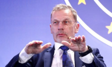 Vujčić o osobnim financijama: 'AI-ju ne treba slijepo vjerovati'