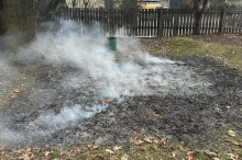Zwei Brandeinsätze in Leoben: Auf Kleinbrand am Spielplatz folgte Brand eines Papiergroßcontainers