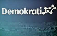 Logar: Demokrati nimamo stricev iz ozadja. Mnoge to moti.