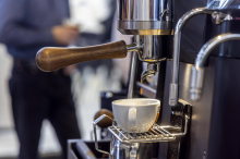 Prozess wegen Diskriminierung: Managerin musste Kaffee kochen