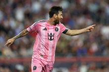 Lionel Messi po Cristianu Ronaldu drugi, ki je zabil 900. golov v karieri