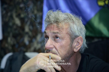 Aus dem Kriegsgebiet: Sean Penn erhält besonderen Oscar