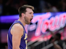 Dončić z Lakersi gostuje pri ekipi Miami Heat, kjer jih čaka razpoloženi Američan