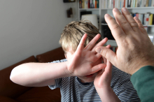 Kinderschutzzentren: „Klapse“ werden in Österreich noch oft toleriert