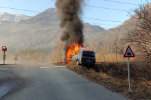 In Osttirol: Auto ging unmittelbar vor Bahnübergang in Flammen auf