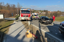 Nach Ausfahrt aus Bauhof: Pkw stößt mit Traktor zusammen