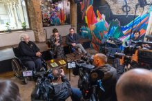 Inštitut 8. marec: Cilj operacij Black Cube je v zadnjih 24 urah pred volitvami ustvariti paniko