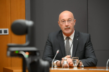 Direktor Sove predstavil nove ugotovitve o tujih vplivih na volitve v Sloveniji